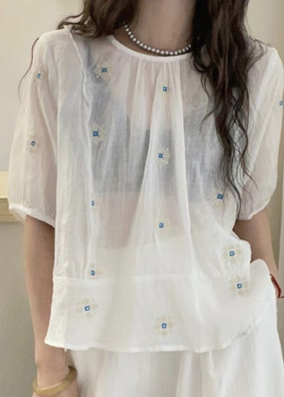 Classic Vintage Blouse with a Flattering Fit
