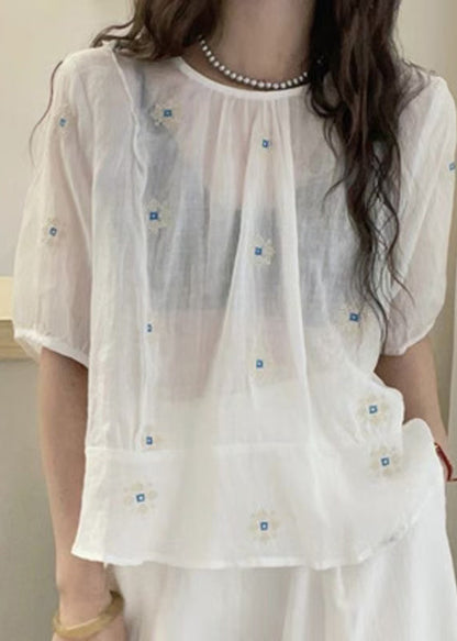 Classic Vintage Blouse with a Flattering Fit