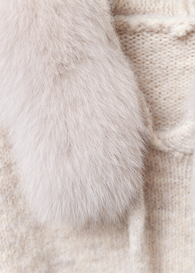 Effortlessly Elegant Sweater with a Timeless Design