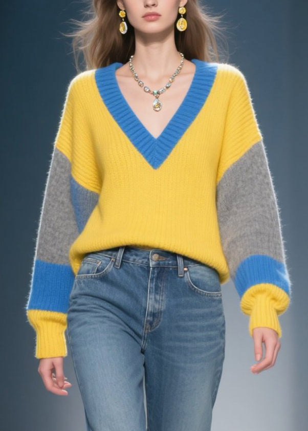 Well Tailored Sweater with a Graceful Silhouette