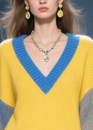 Well Tailored Sweater with a Graceful Silhouette