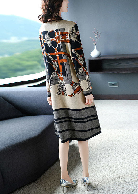 Classic Vintage Sweater with a Flattering Fit