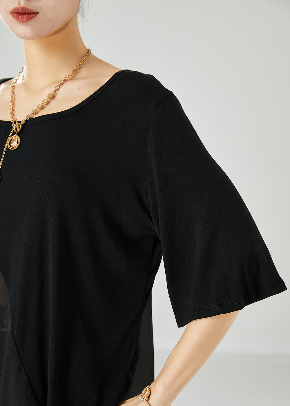 Sophisticated Garment with a Clean Classic Look