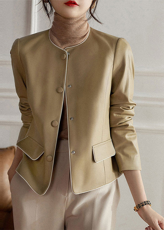 Beautifully Finished Coat in a Timeless Design