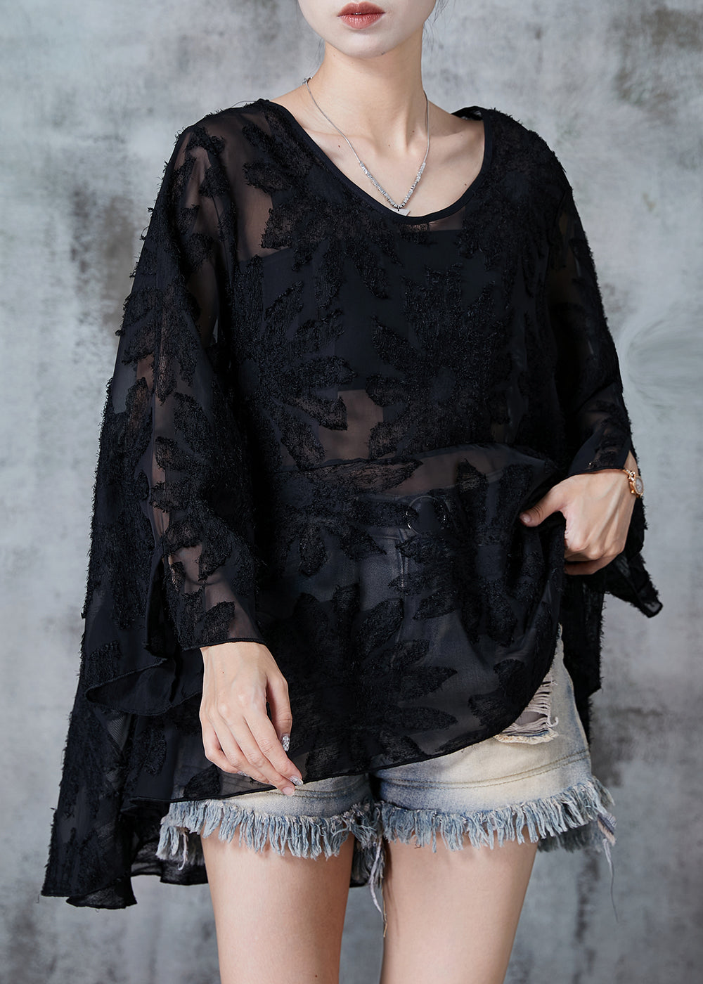 Effortlessly Elegant Blouse with a Timeless Design