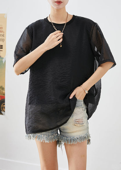 Effortlessly Elegant Top with a Timeless Design