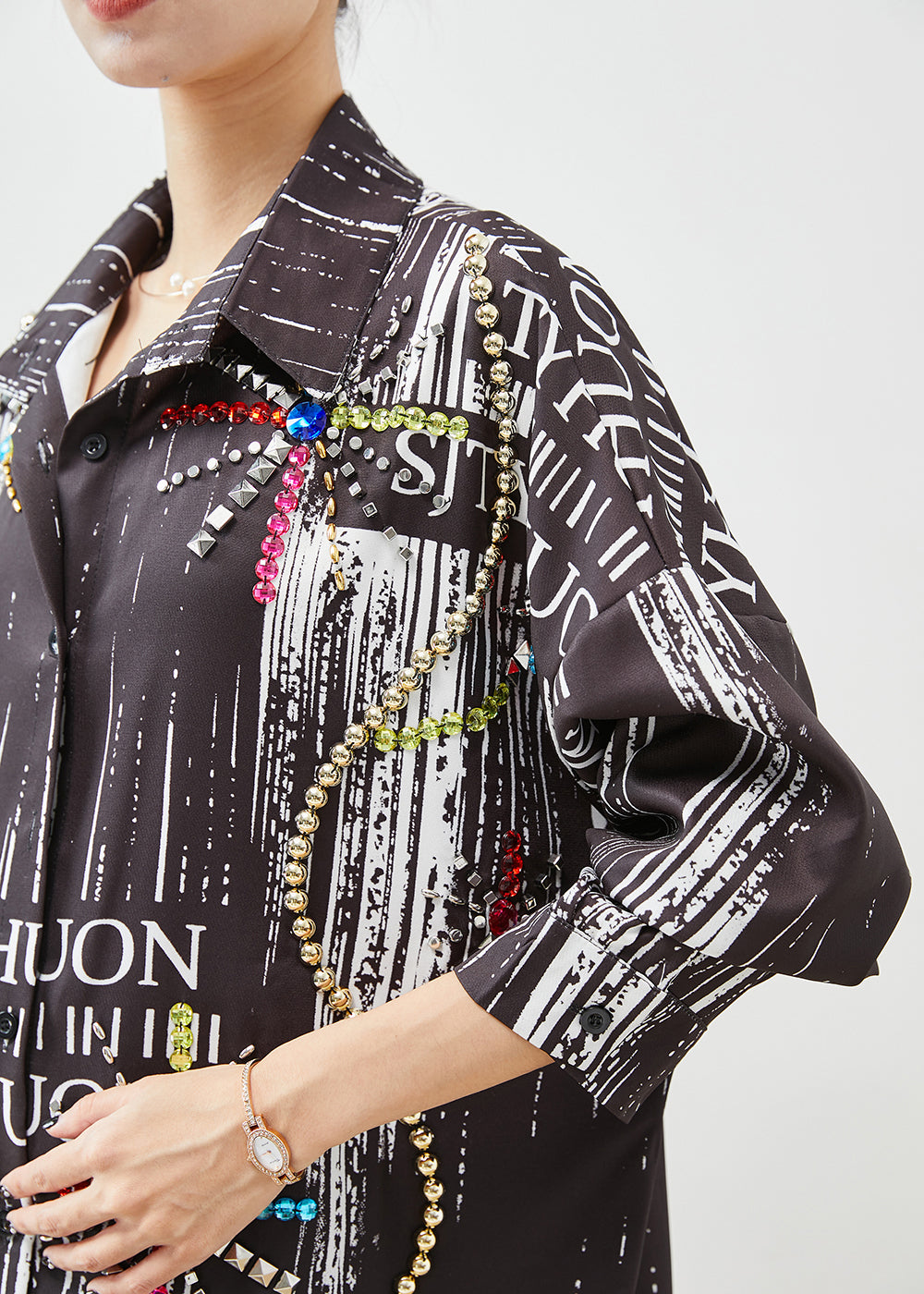 Sophisticated Blouse with a Clean Classic Look