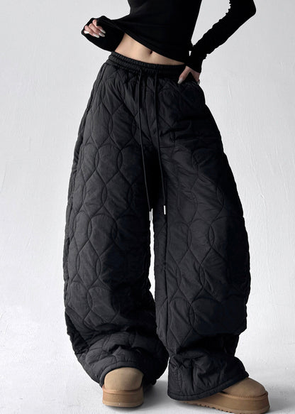 Well Tailored Pants with a Graceful Silhouette