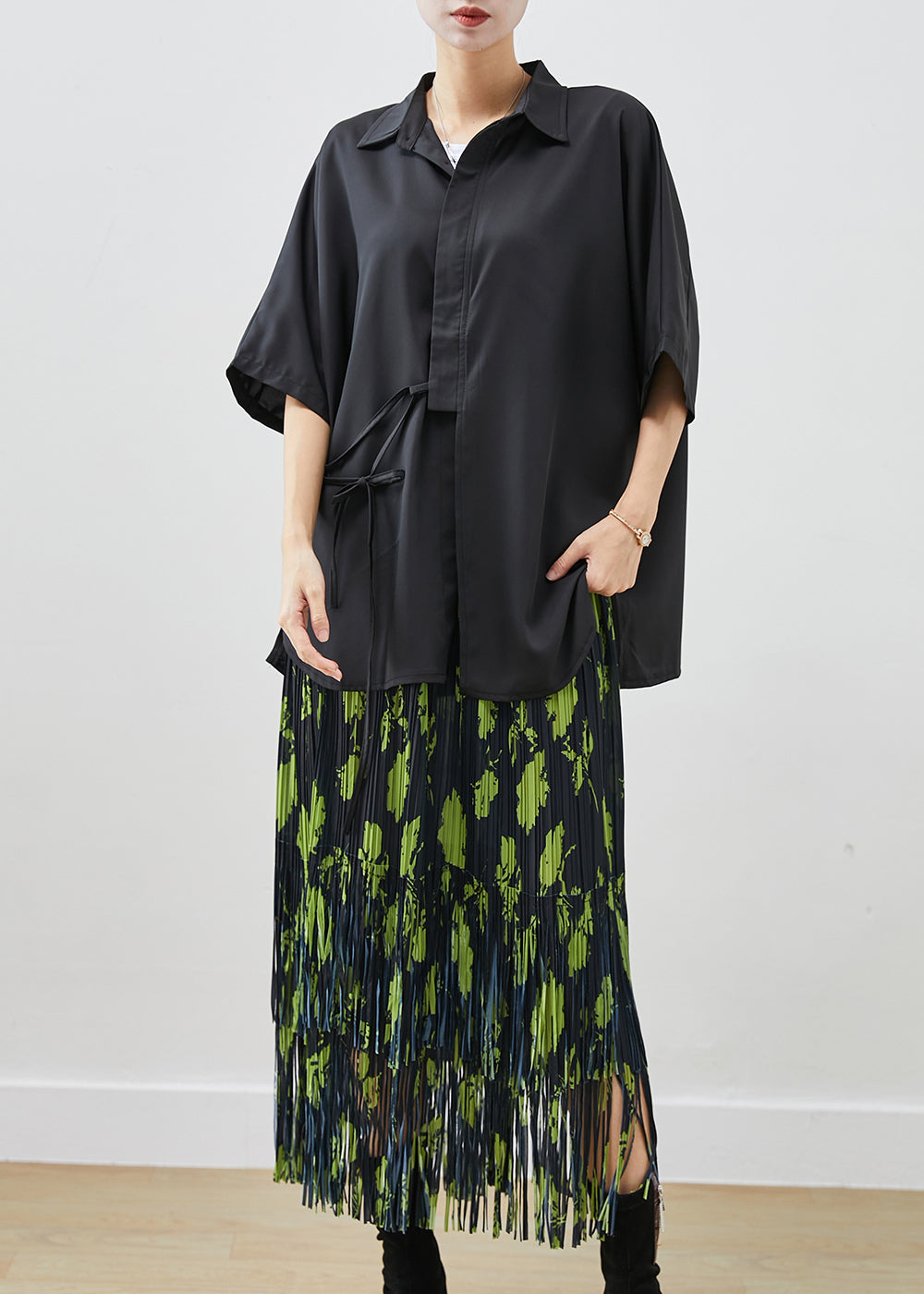 Effortlessly Elegant Garment with a Timeless Design
