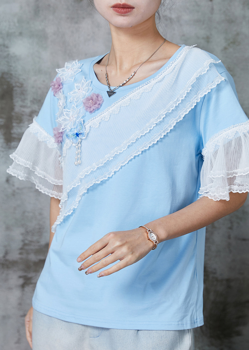 Effortlessly Elegant Garment with a Timeless Design