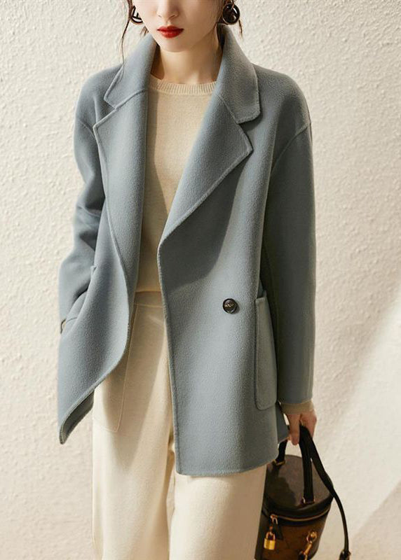 Well Tailored Coat with a Graceful Silhouette