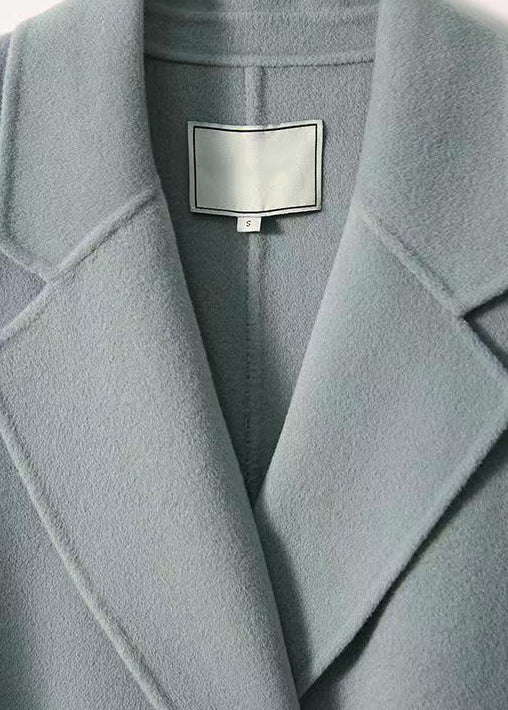 Well Tailored Coat with a Graceful Silhouette