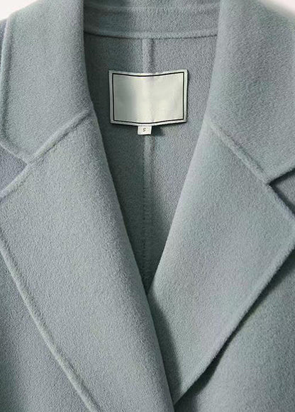 Well Tailored Coat with a Graceful Silhouette
