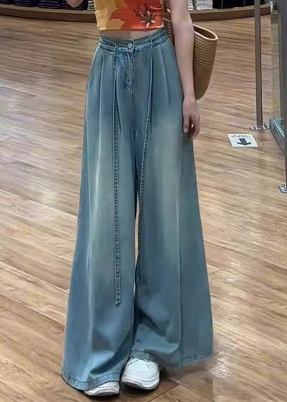Effortlessly Elegant Pants with a Timeless Design