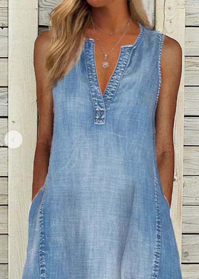 Sophisticated Dress with a Clean Classic Look