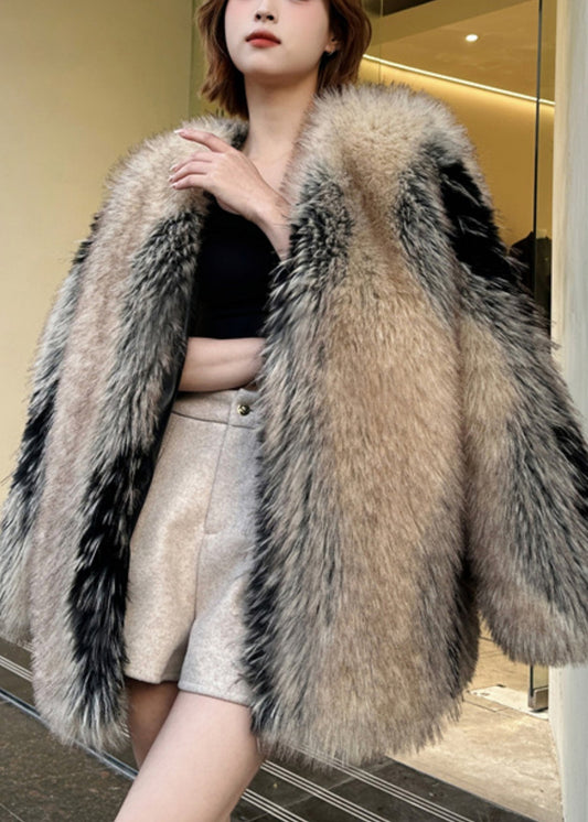 Well Tailored Coat with a Graceful Silhouette