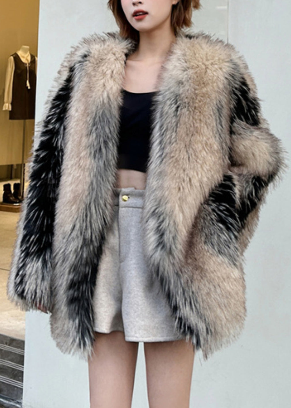 Well Tailored Coat with a Graceful Silhouette