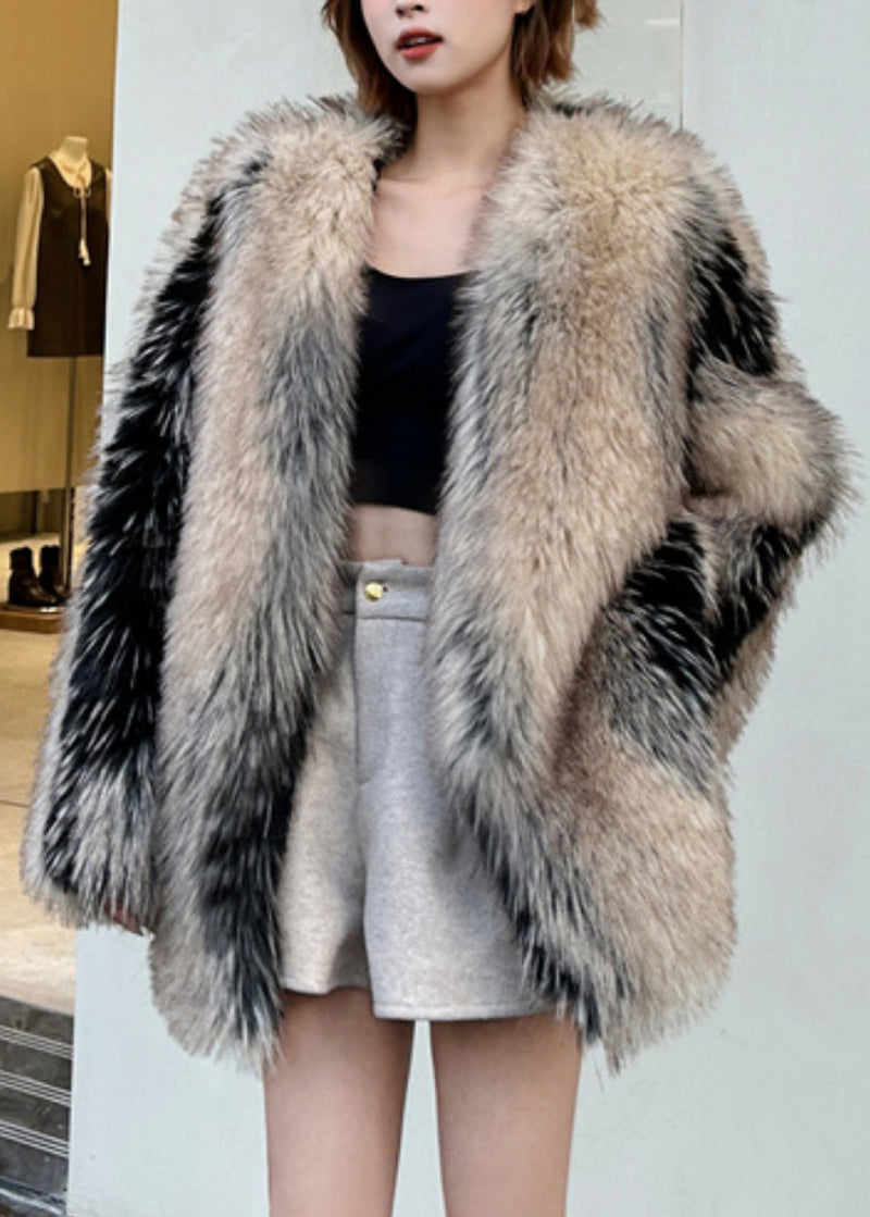 Well Tailored Coat with a Graceful Silhouette