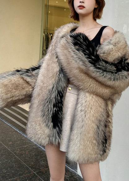 Well Tailored Coat with a Graceful Silhouette