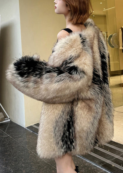 Well Tailored Coat with a Graceful Silhouette