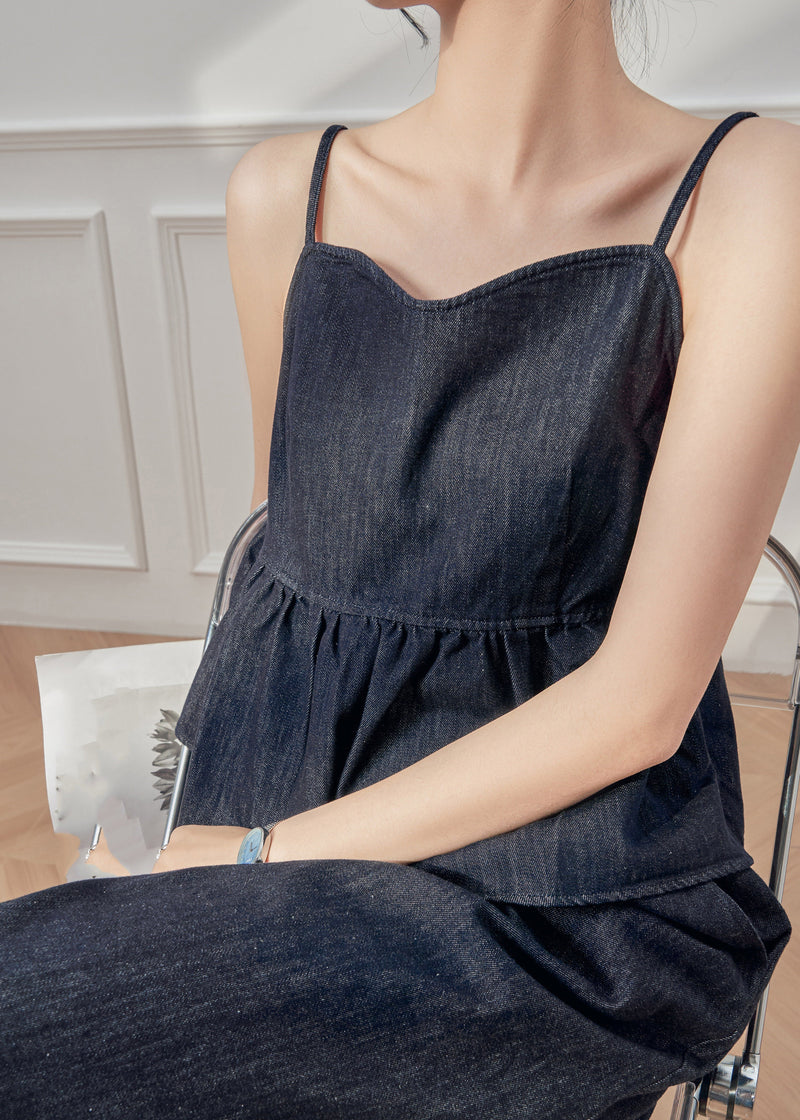 Effortlessly Elegant Pants with a Timeless Design