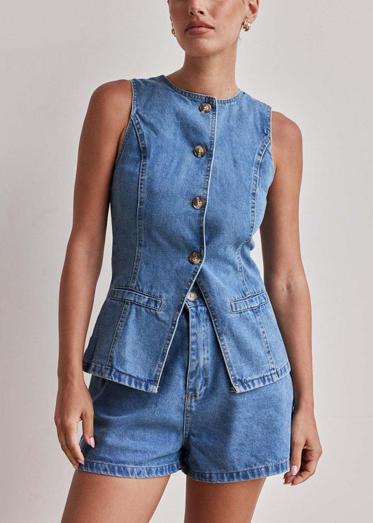 Polished Garment with an Effortless Classic Look