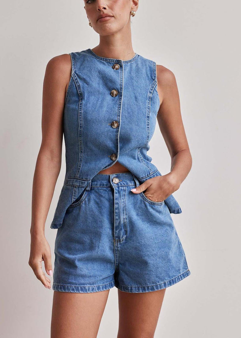 Polished Garment with an Effortless Classic Look