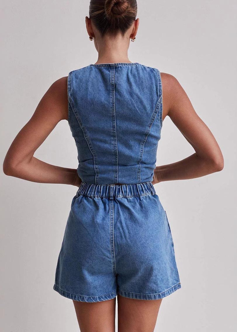 Effortlessly Elegant Garment with a Timeless Design