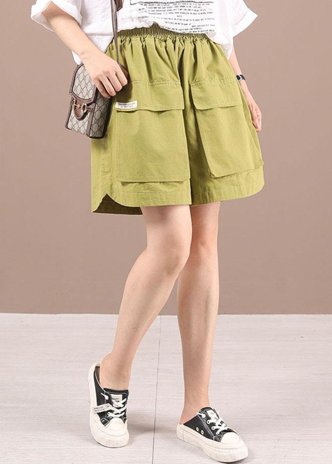 Effortlessly Elegant Pants with a Timeless Design