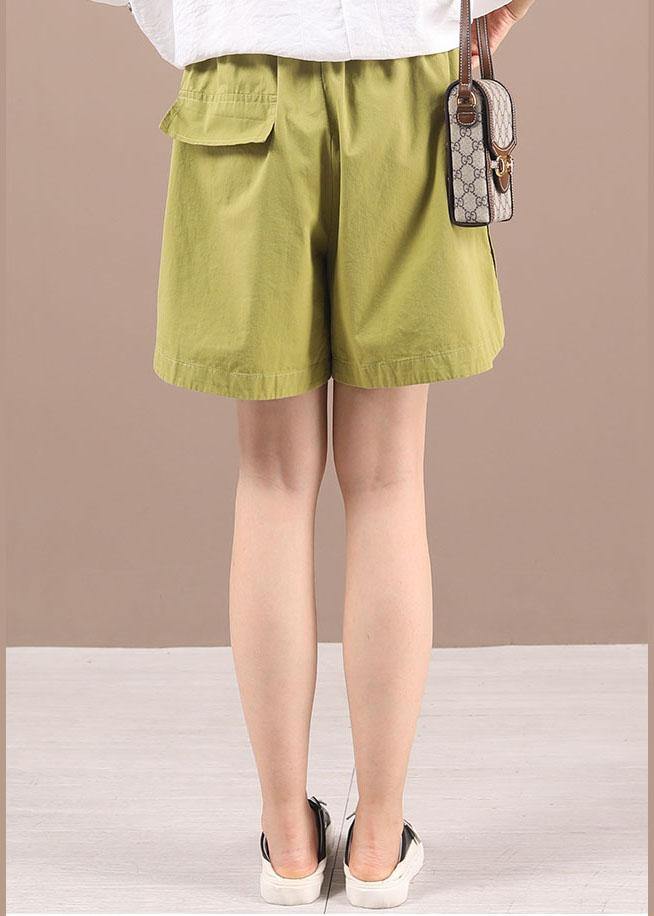 Effortlessly Elegant Pants with a Timeless Design