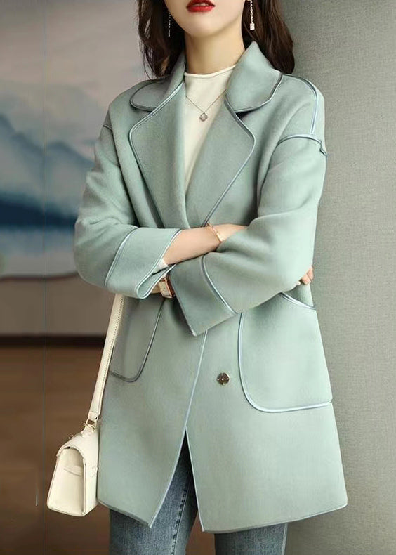 Well Tailored Coat with a Graceful Silhouette