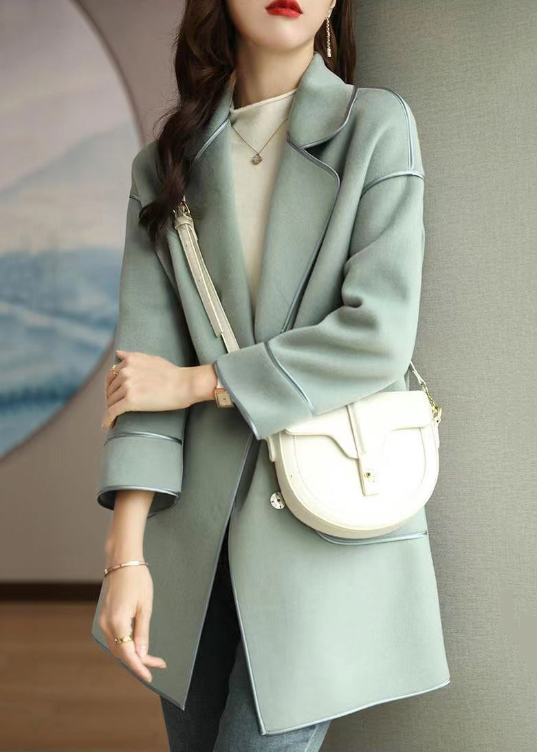 Well Tailored Coat with a Graceful Silhouette