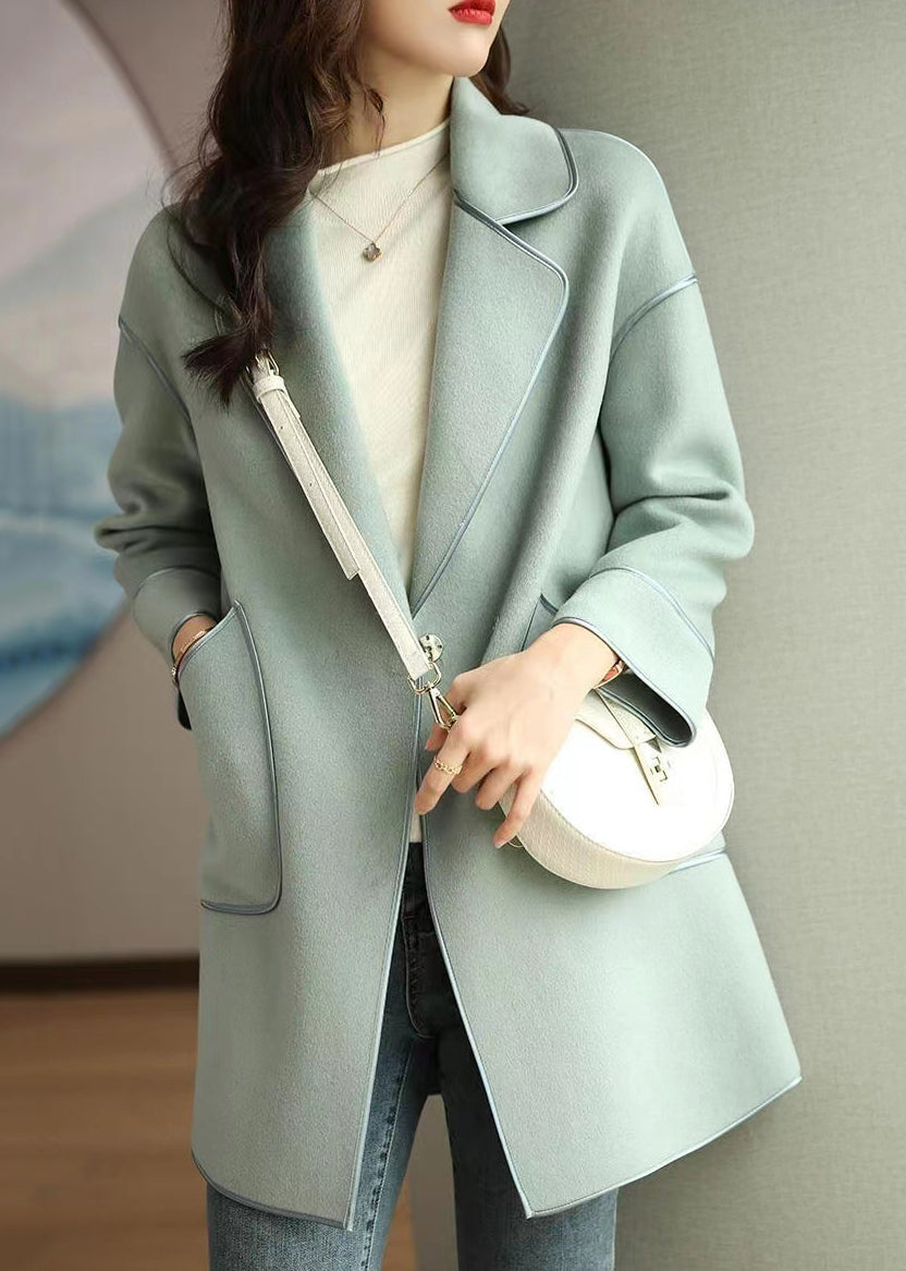 Well Tailored Coat with a Graceful Silhouette