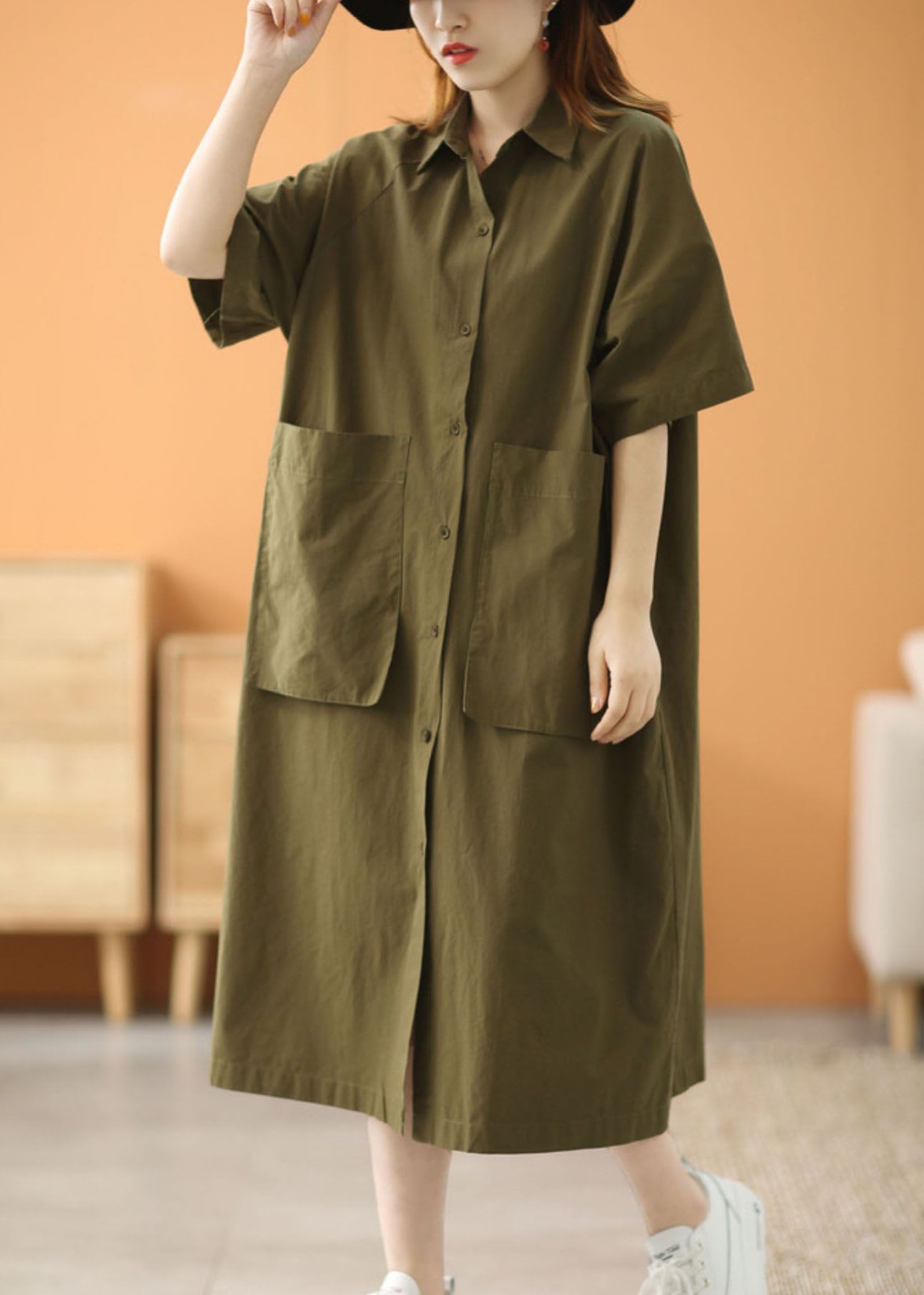 Beautifully Finished Dress in a Timeless Design