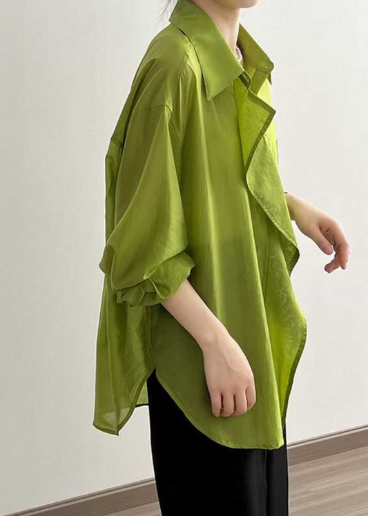 Classic Vintage Shirt with a Flattering Fit