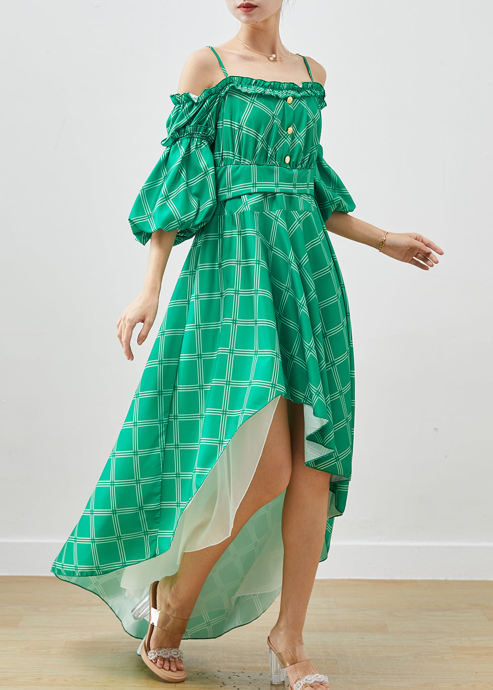 Beautifully Finished Dress in a Timeless Design