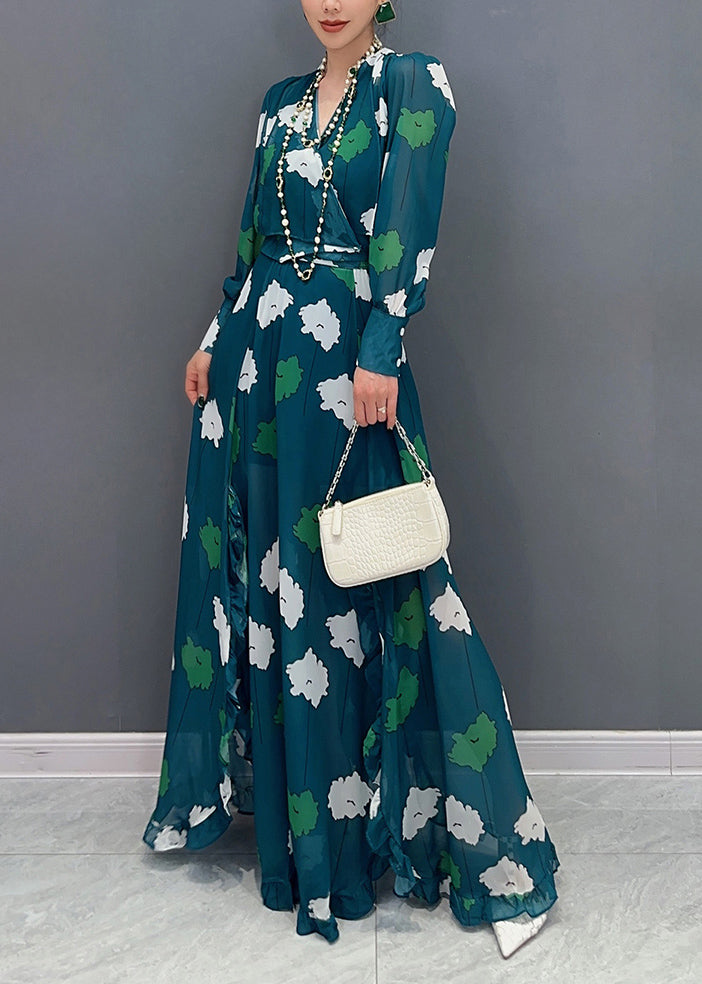 Well Tailored Top with a Graceful Silhouette