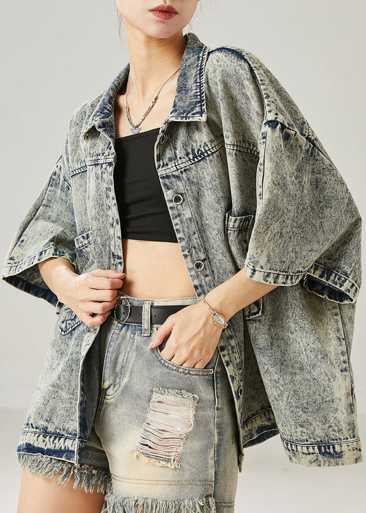 Effortlessly Elegant Jacket with a Timeless Design