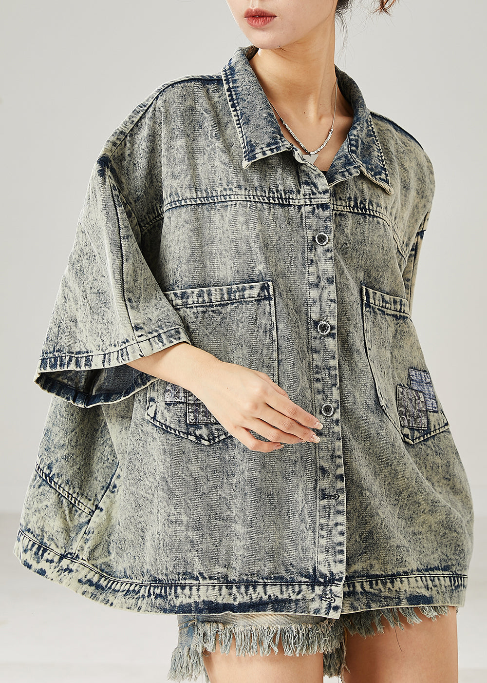 Effortlessly Elegant Jacket with a Timeless Design