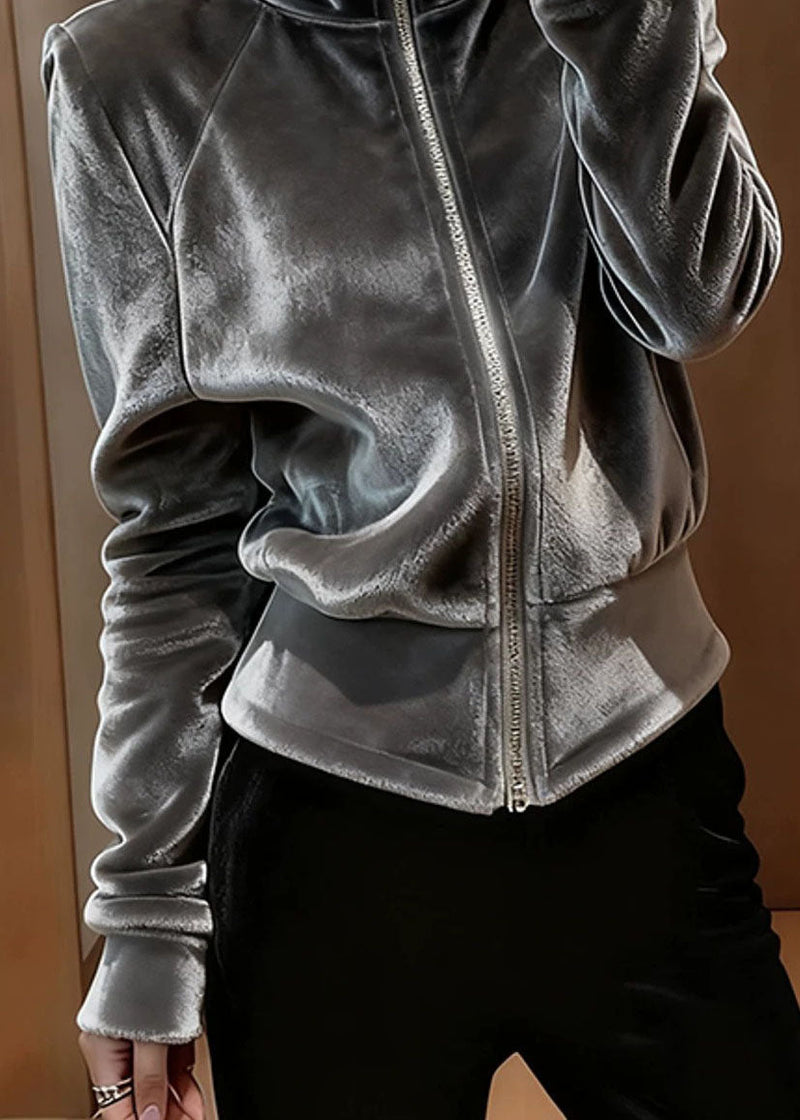 Beautifully Finished Coat in a Timeless Design