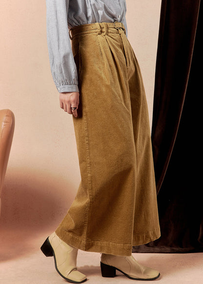 Well Tailored Pants with a Graceful Silhouette