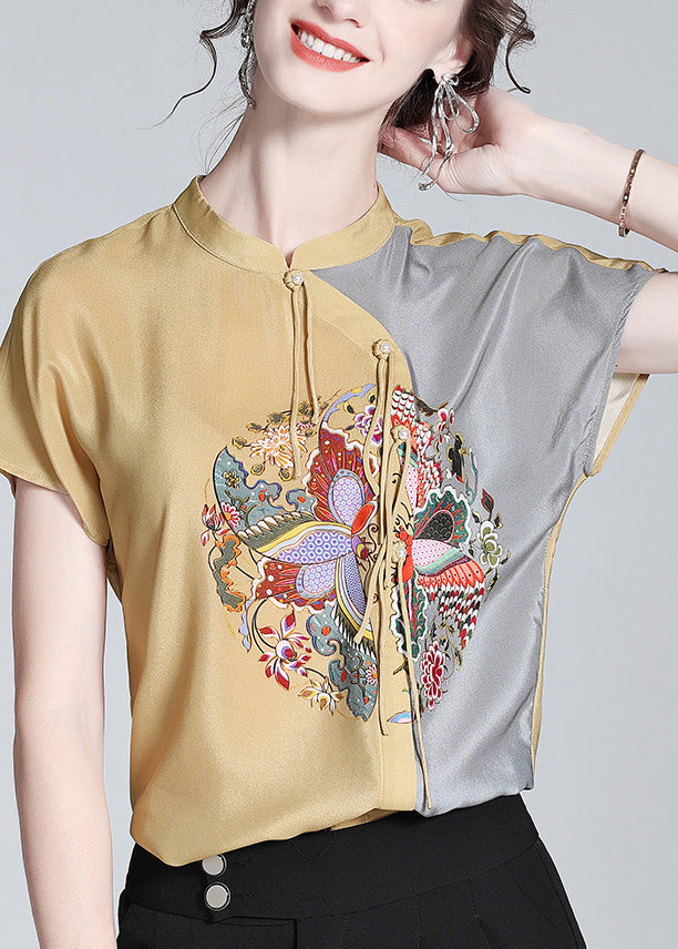 Effortlessly Elegant Top with a Timeless Design