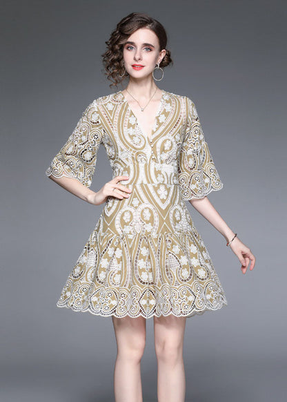 Beautifully Finished Dress in a Timeless Design
