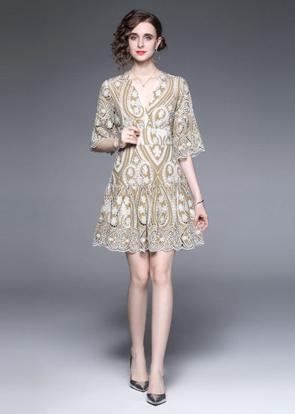 Beautifully Finished Dress in a Timeless Design