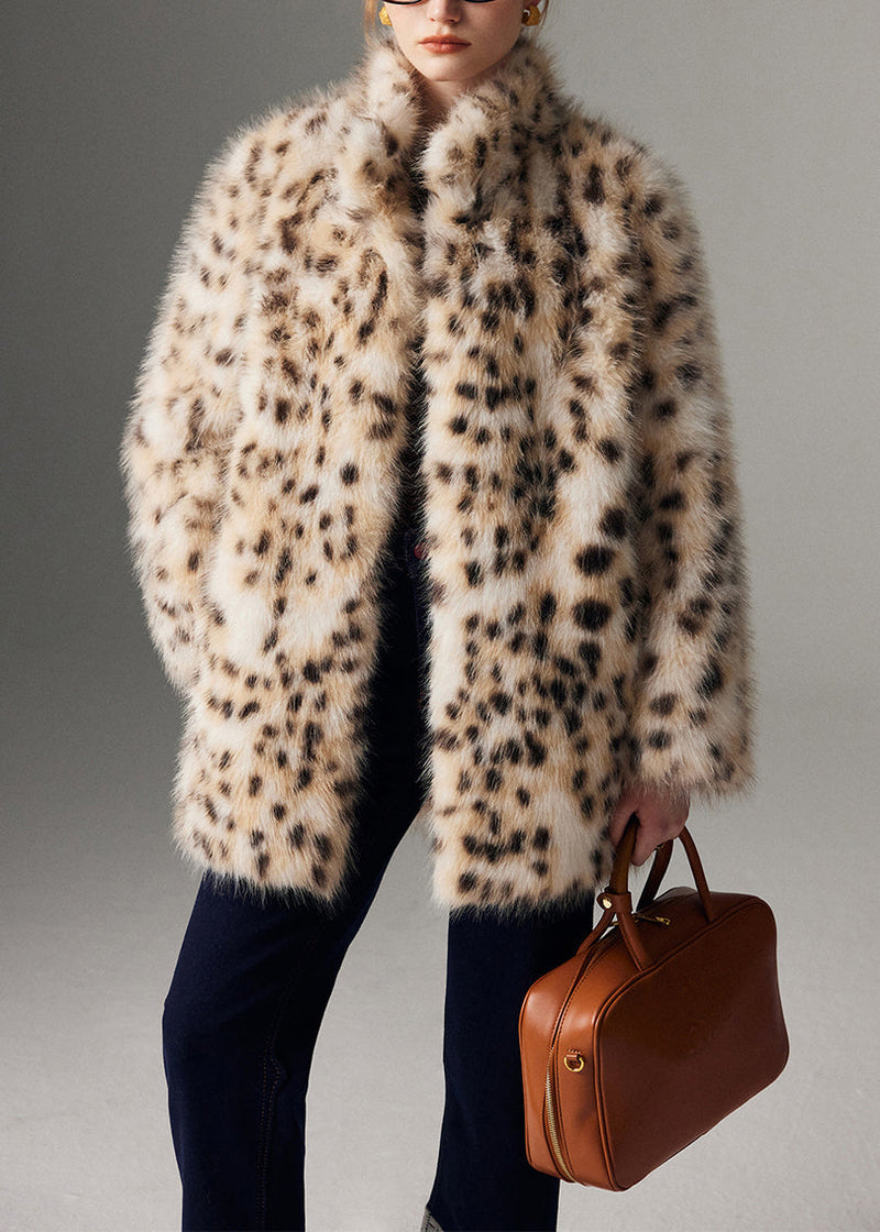 Beautifully Finished Coat in a Timeless Design