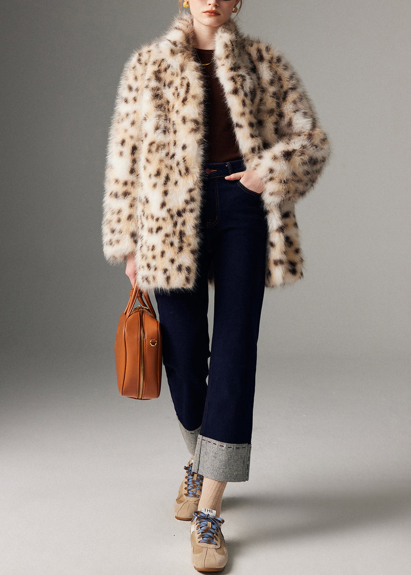 Beautifully Finished Coat in a Timeless Design