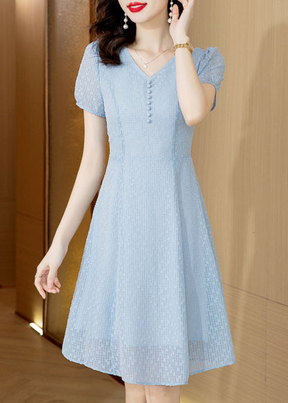 Beautifully Finished Dress in a Timeless Design