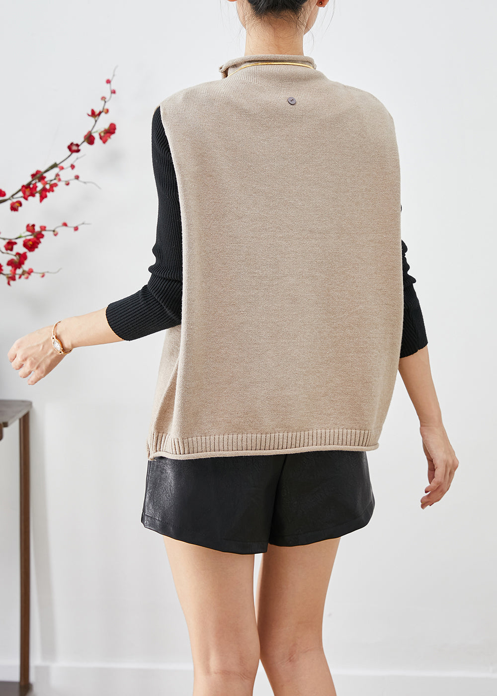 Beautifully Finished Top in a Timeless Design