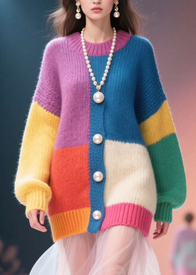 Classic Vintage Sweater with a Flattering Fit