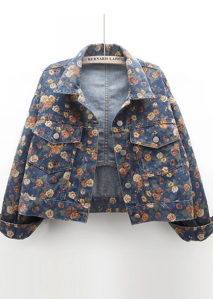 Gracefully Styled Coat for Any Occasion